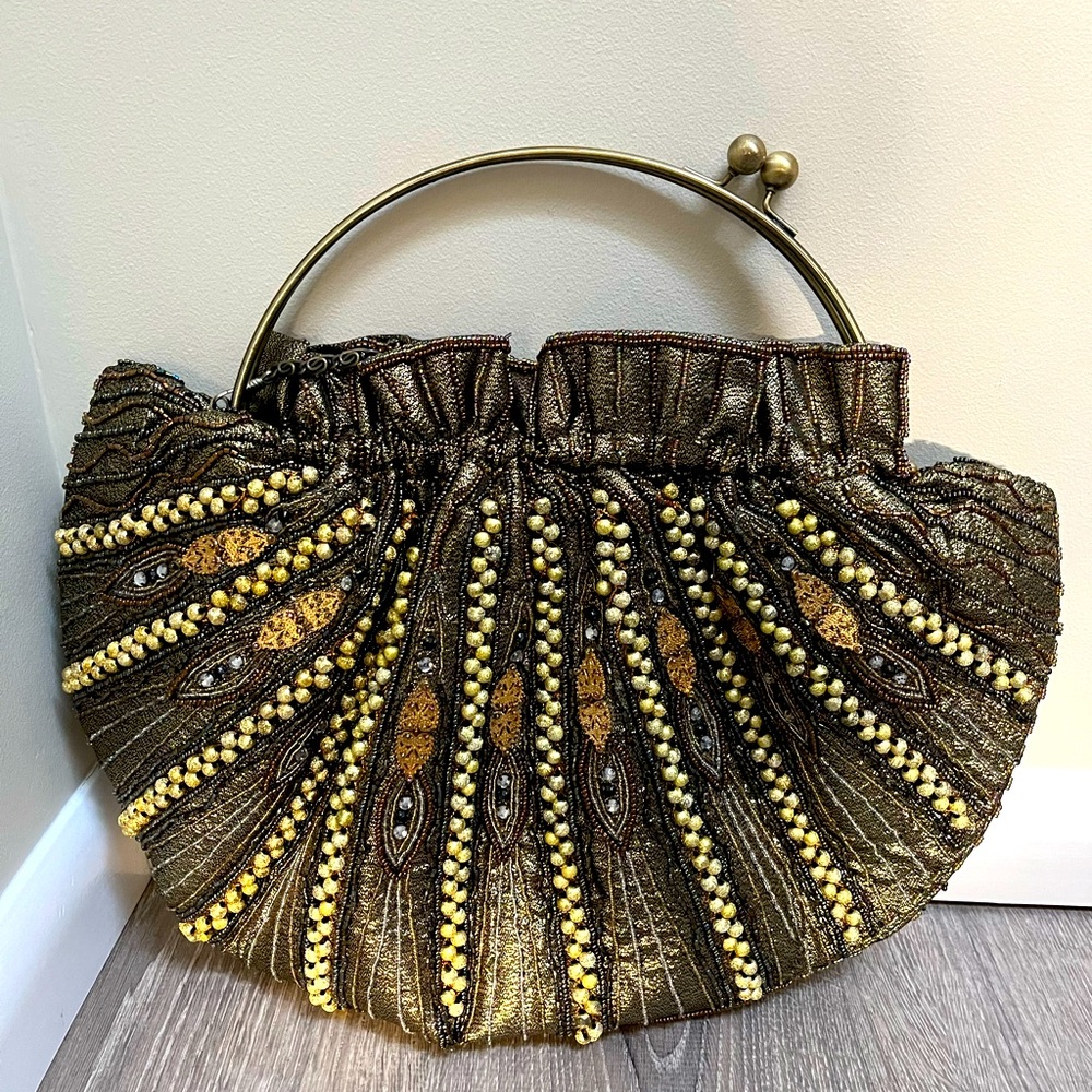 Evening Bag with a Vintage Flair